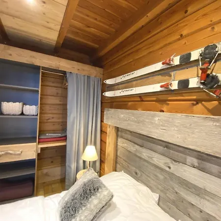 Le Skieur En Bois * La Bresse
