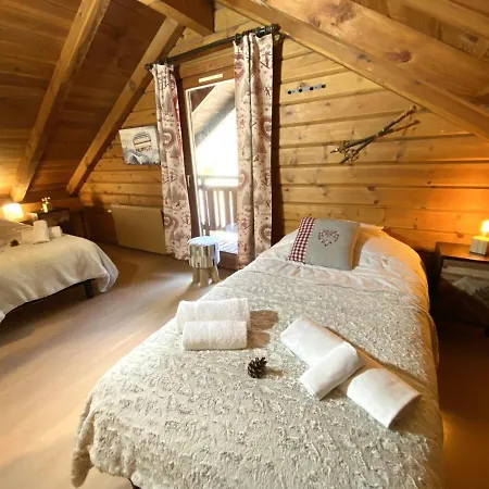 Le Skieur En Bois La Bresse