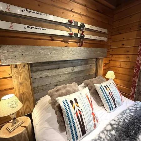 Le Skieur En Bois * La Bresse