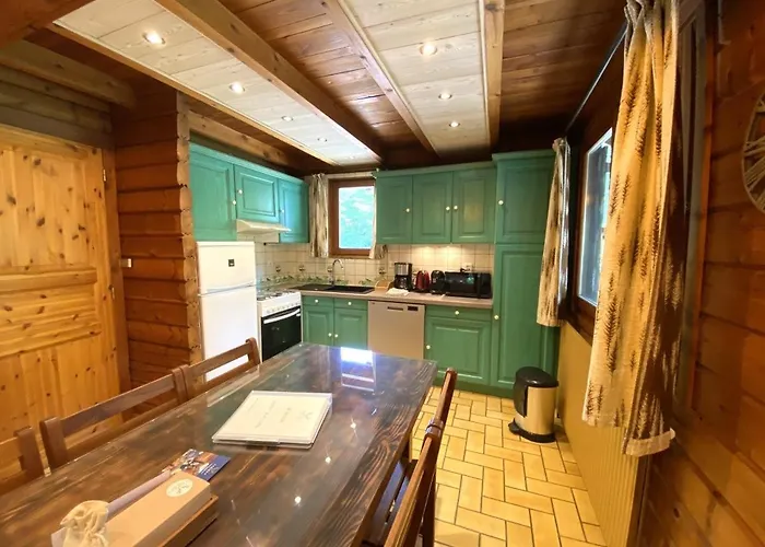 Le Skieur En Bois * La Bresse